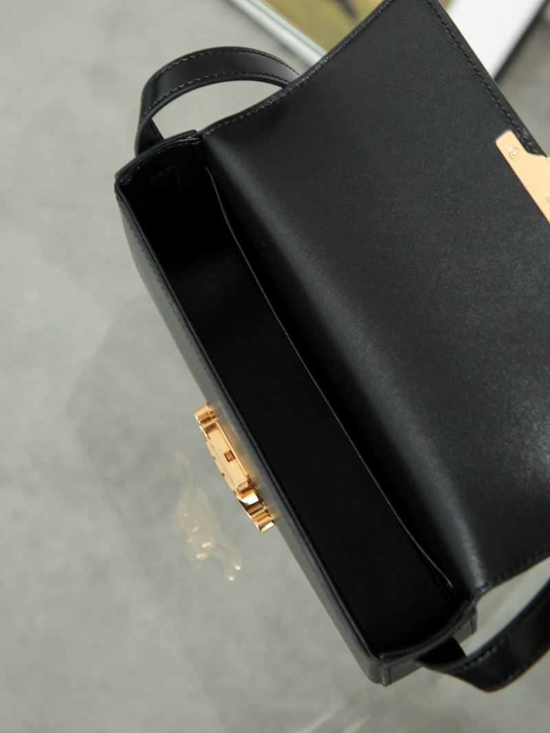 Ce1i*e triomphe bags
